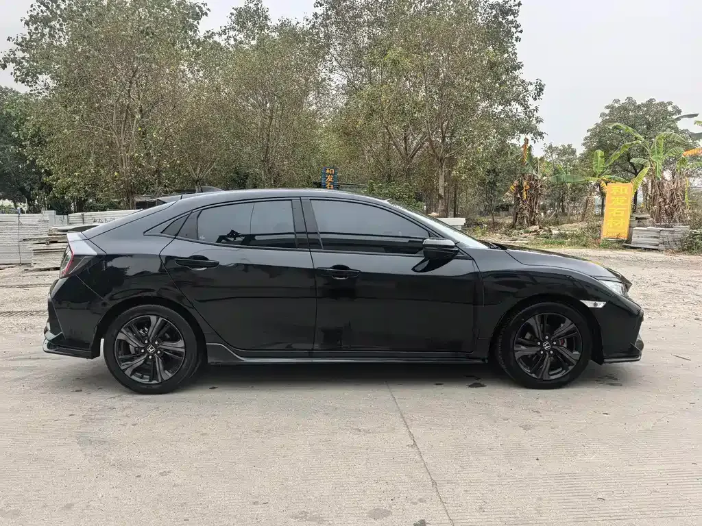 Honda Civic — фото 10