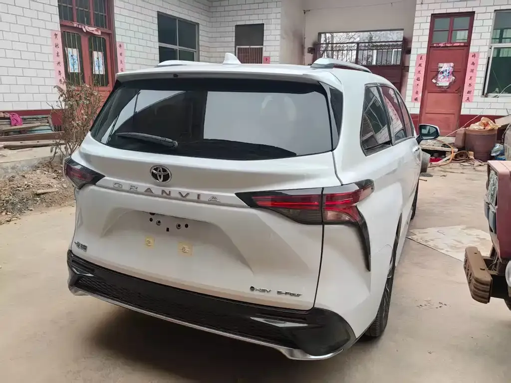 Toyota Granvia 2026 из CN, фото 3