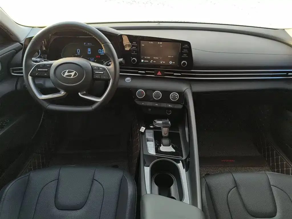 Hyundai Elantra 2024 из CN, фото 2