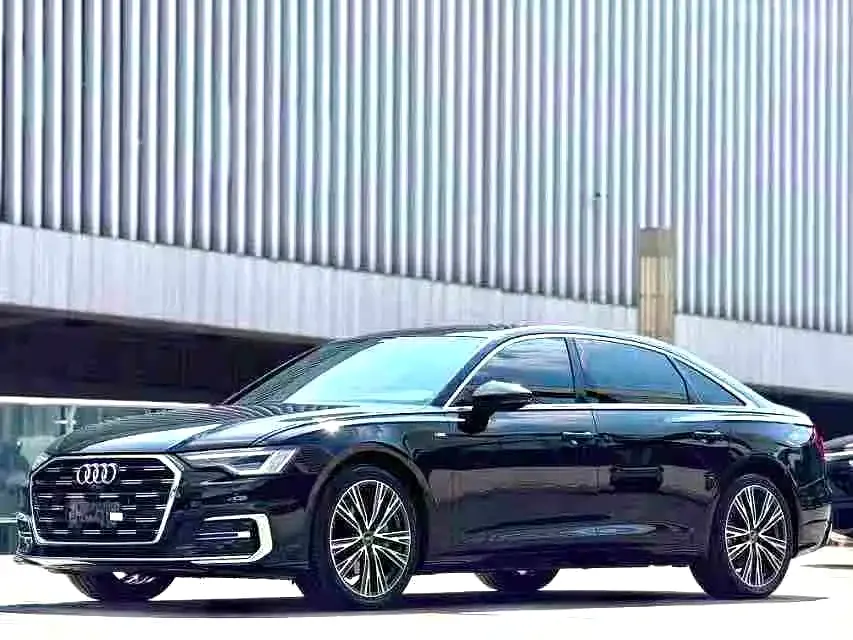 Audi A6L — фото 1