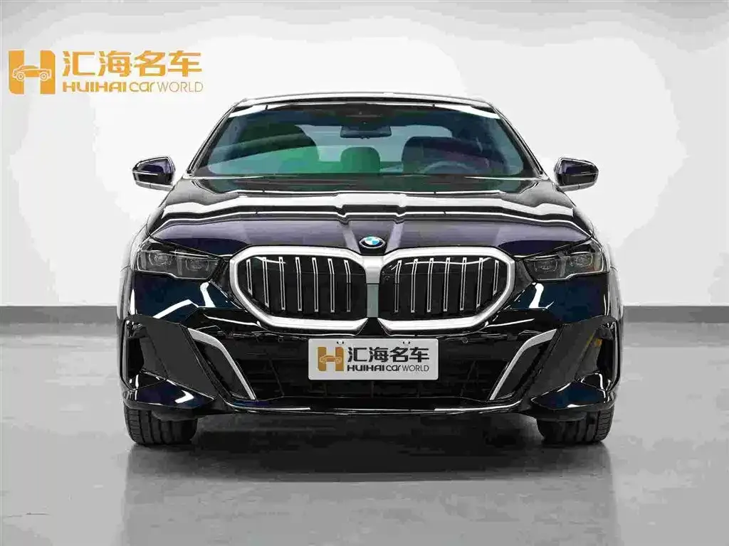 BMW 5 Series 2026 из CN, фото 3