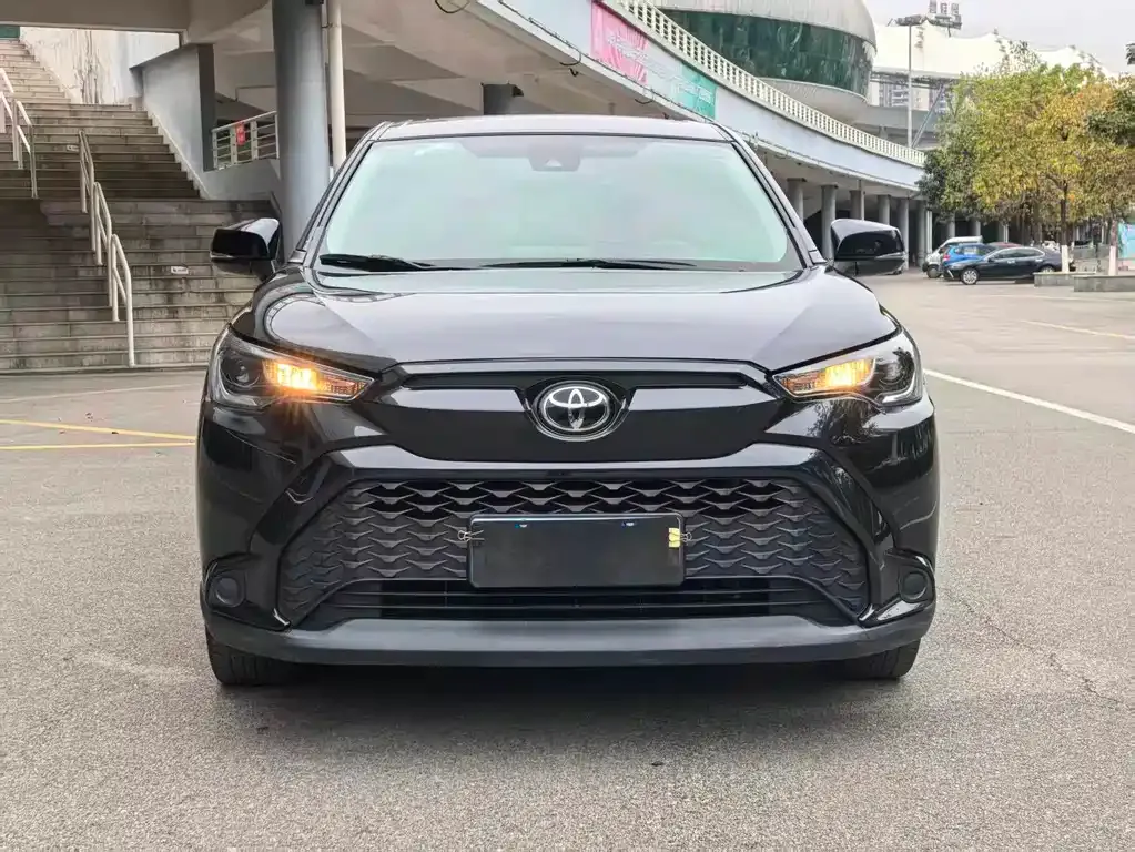 Toyota Frontlander 2023 из CN, фото 3