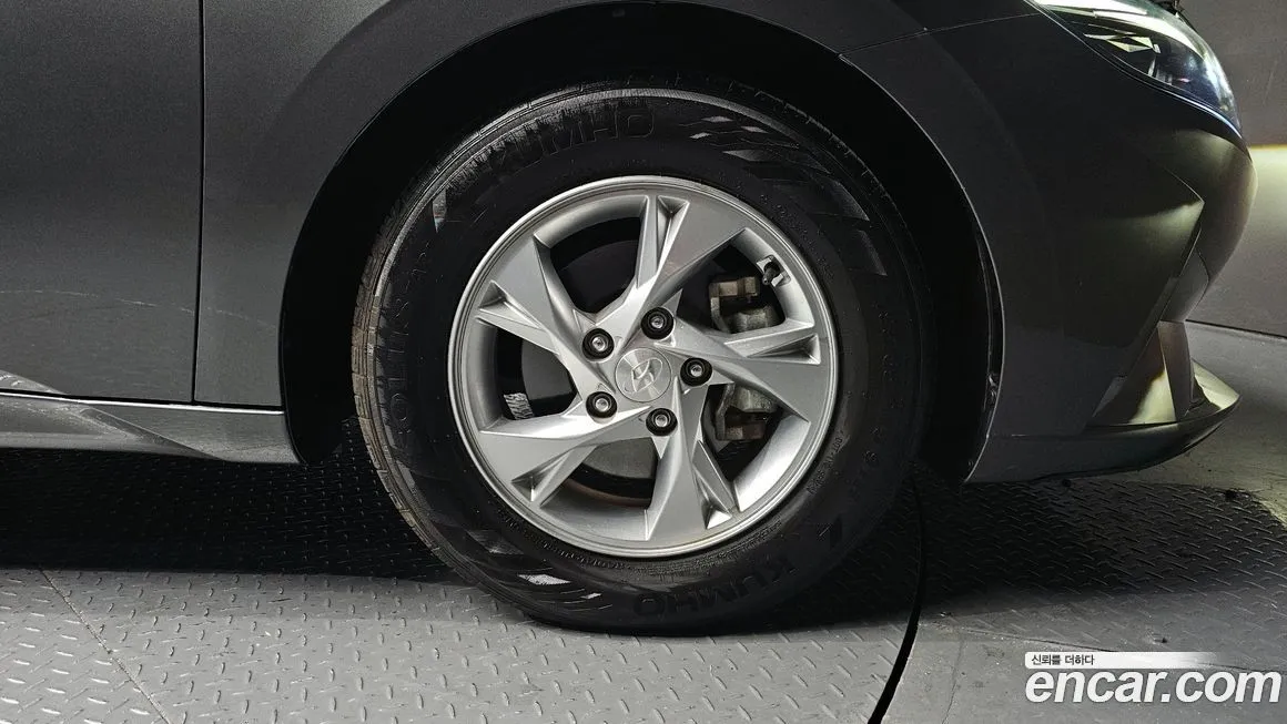 Hyundai AVANTE — фото 4