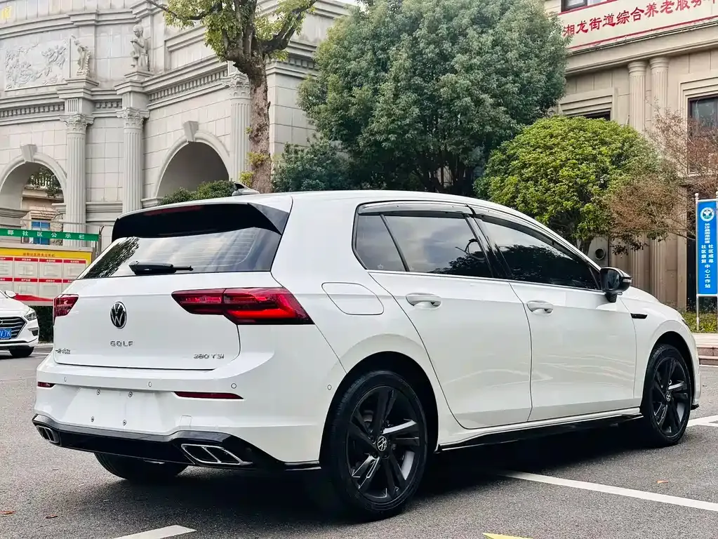 Volkswagen Golf 2022 из CN, фото 10
