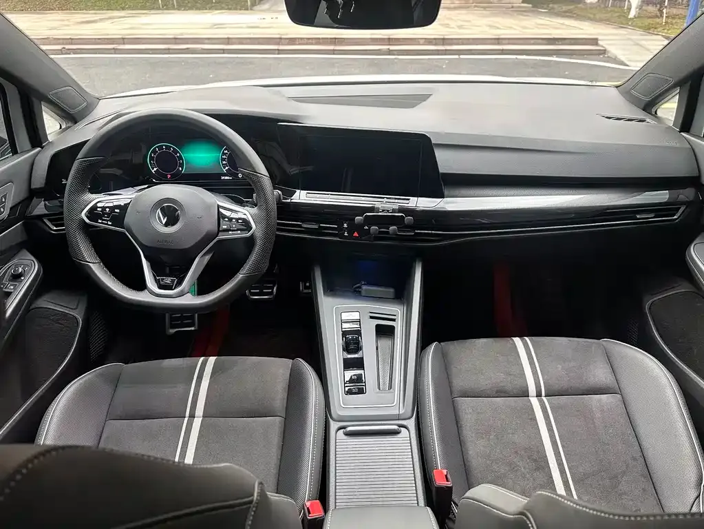 Volkswagen Golf 2022 из CN, фото 9