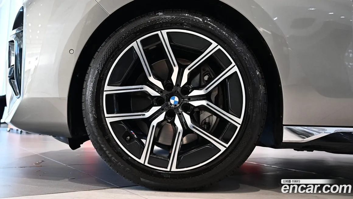 BMW 7-Series 2023 из KR, фото 2