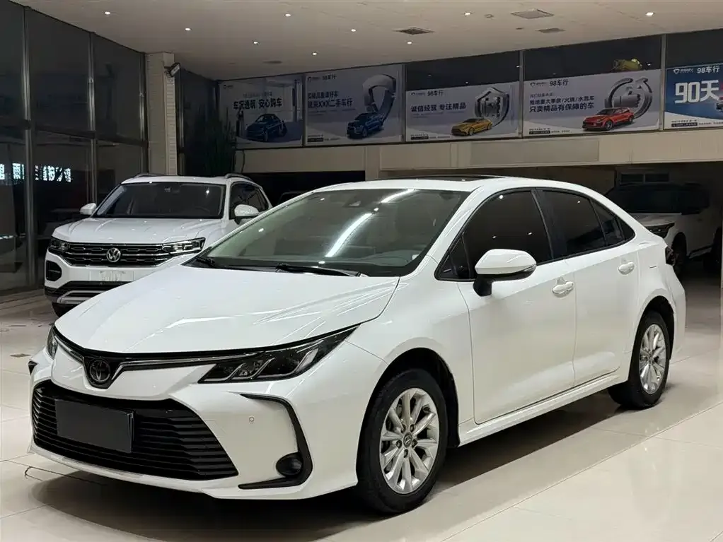 Toyota Corolla — фото 1