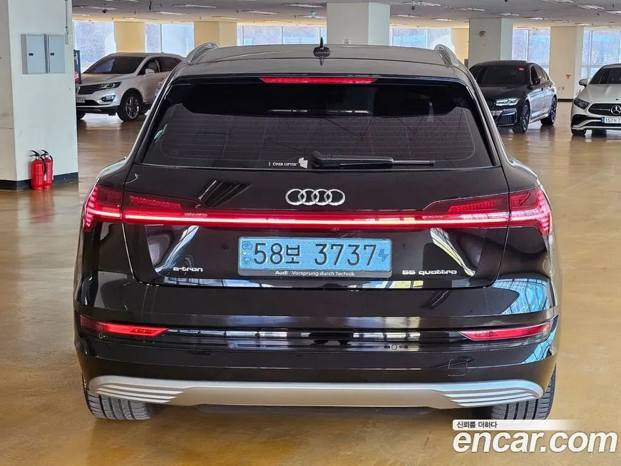 Audi e-tron 2023 из KR, фото 4