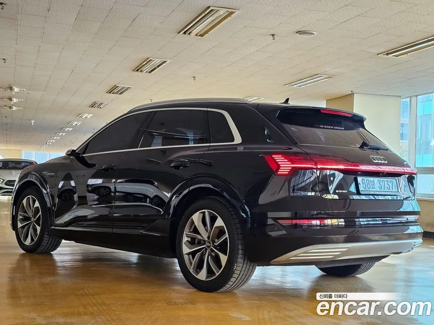 Audi e-tron 2023 из KR, фото 7