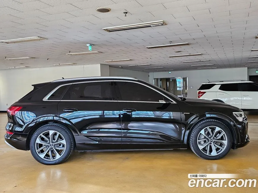 Audi e-tron 2023 из KR, фото 5