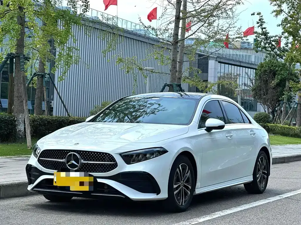 Mercedes-Benz A-Class — фото 1