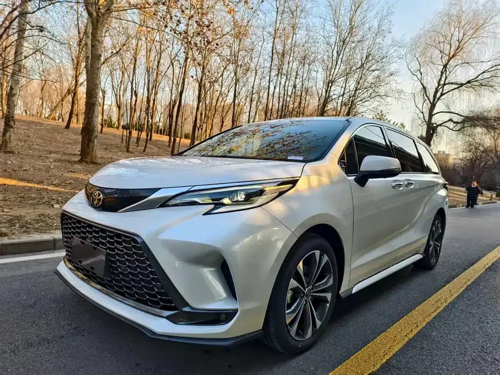 Toyota Granvia — фото 7