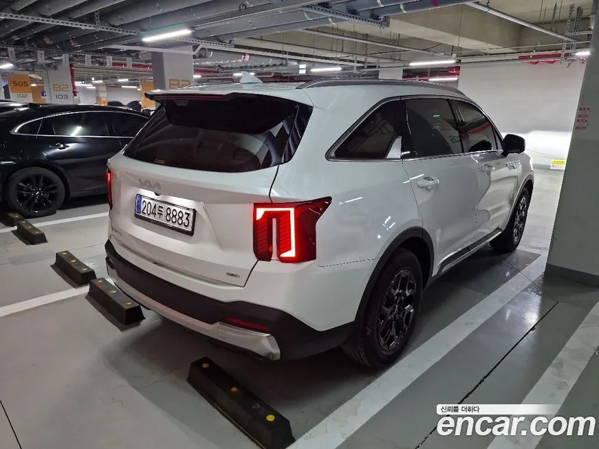 Kia Sorento — фото 8
