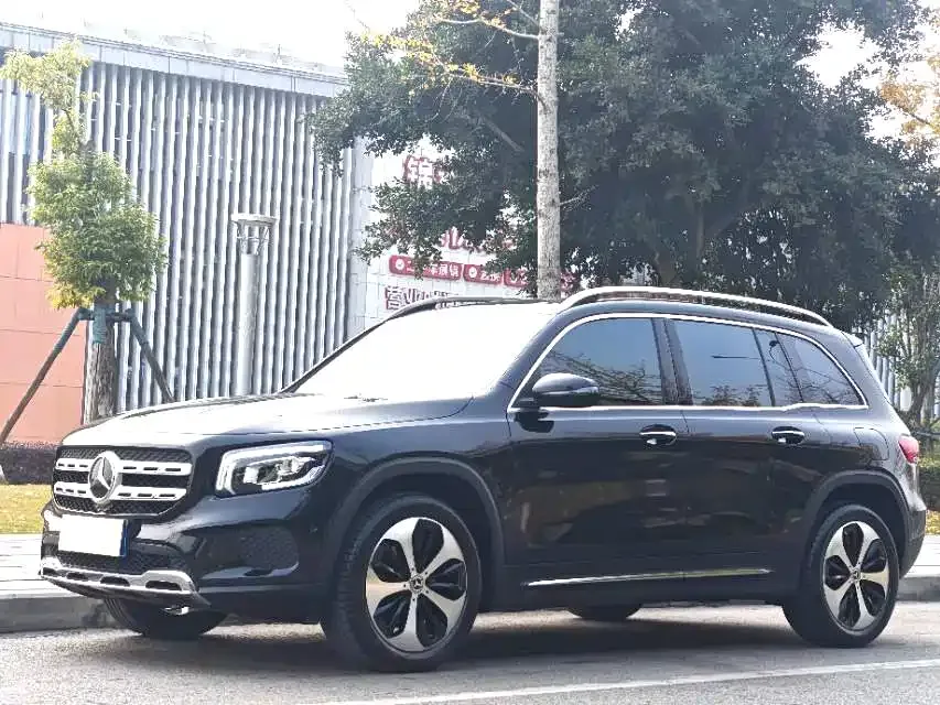 Mercedes-Benz GLB — фото 1