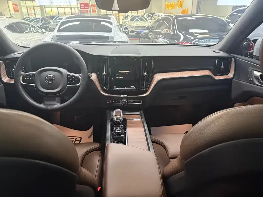 Volvo XC60 PHEV 2024 из CN, фото 7