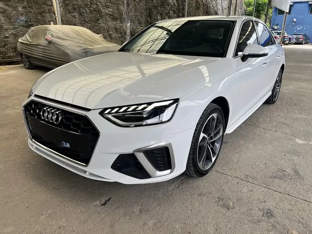 Audi A4L 2022 из CN, фото 1