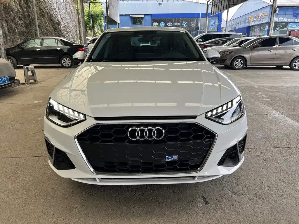 Audi A4L 2022 из CN, фото 7