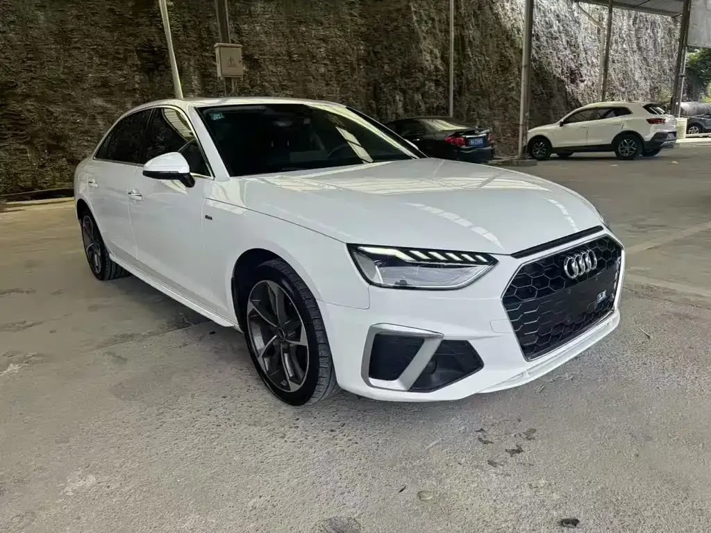 Audi A4L 2022 из CN, фото 2