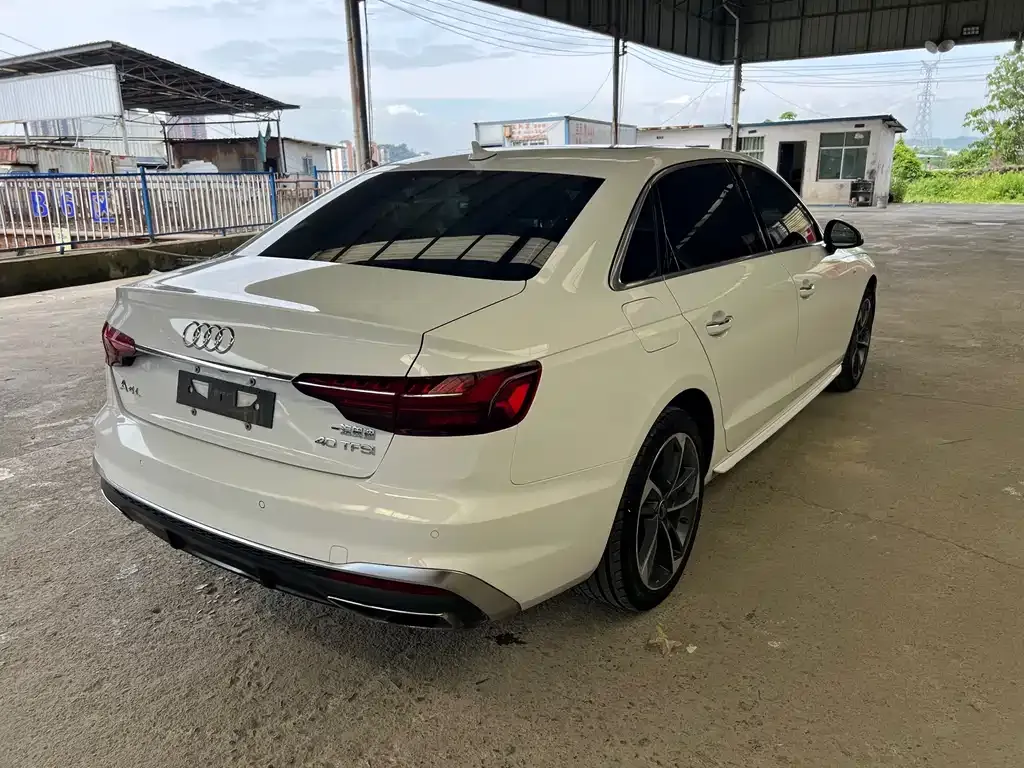 Audi A4L 2022 из CN, фото 6