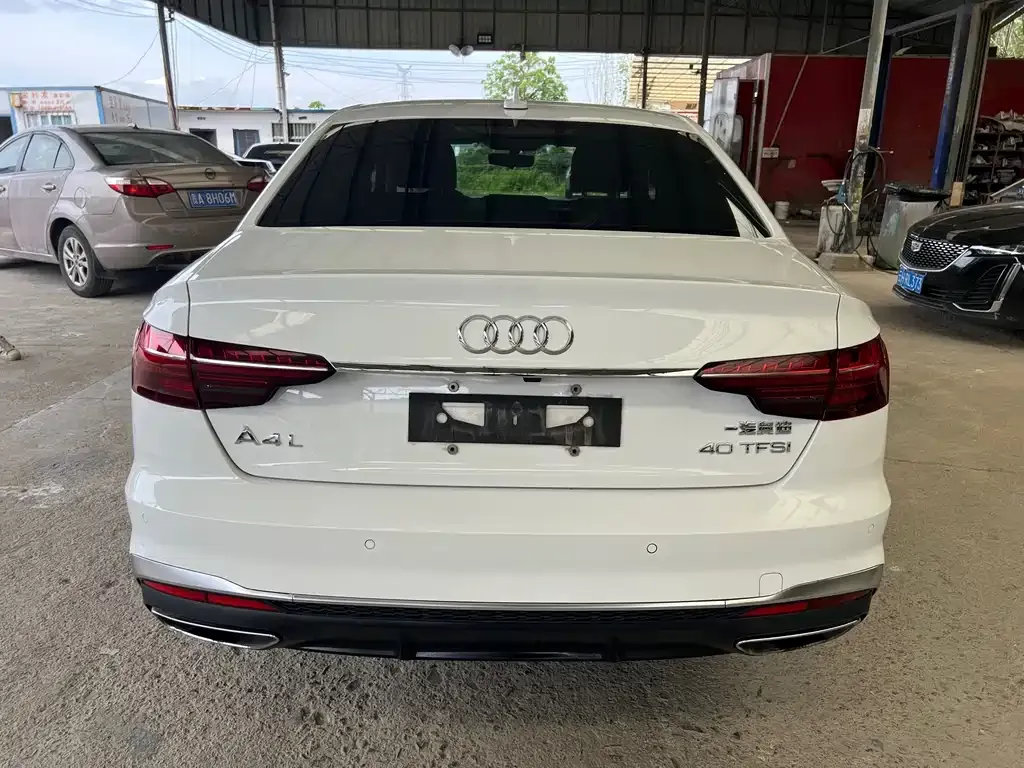 Audi A4L 2022 из CN, фото 9