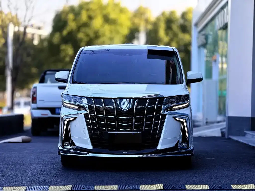 Toyota Alphard 2022 из CN, фото 7