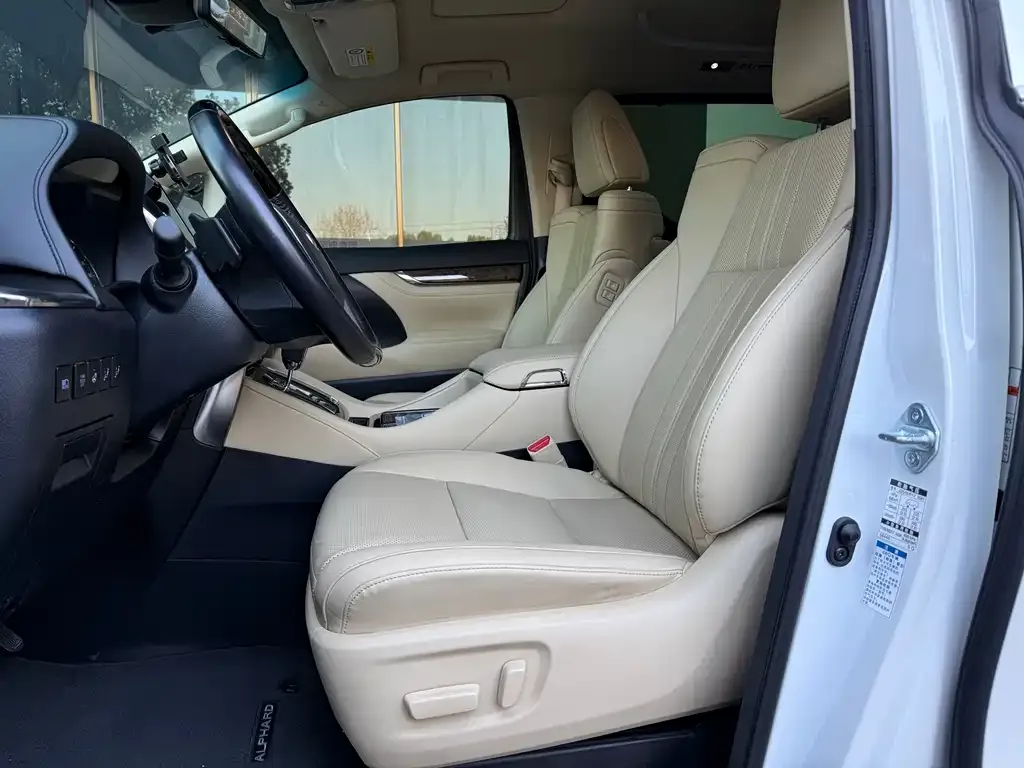 Toyota Alphard 2022 из CN, фото 4