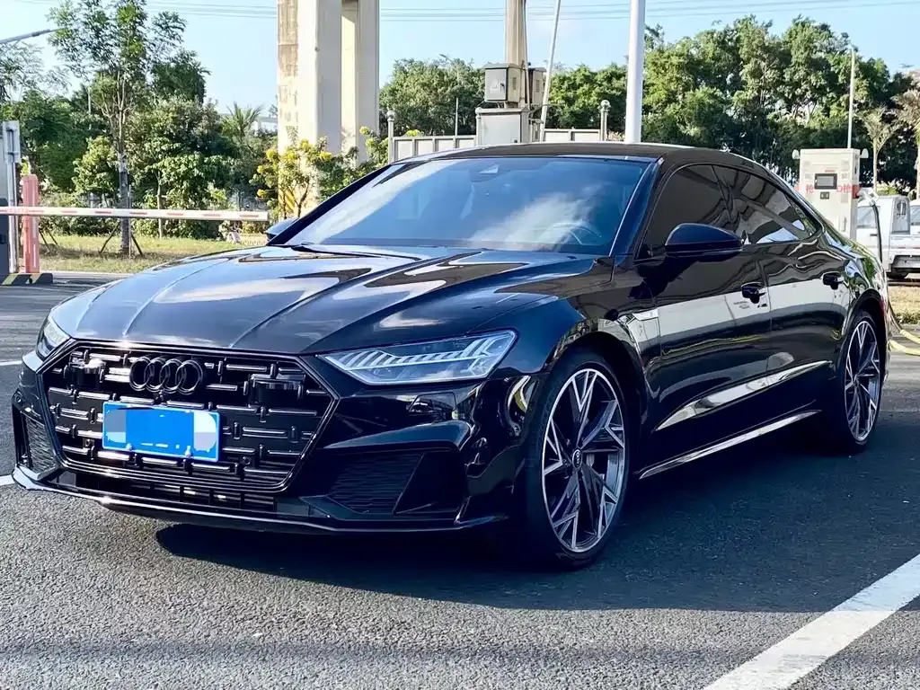 Audi A7L — фото 1