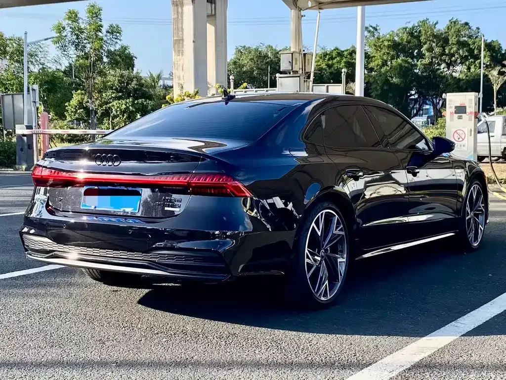 Audi A7L — фото 3