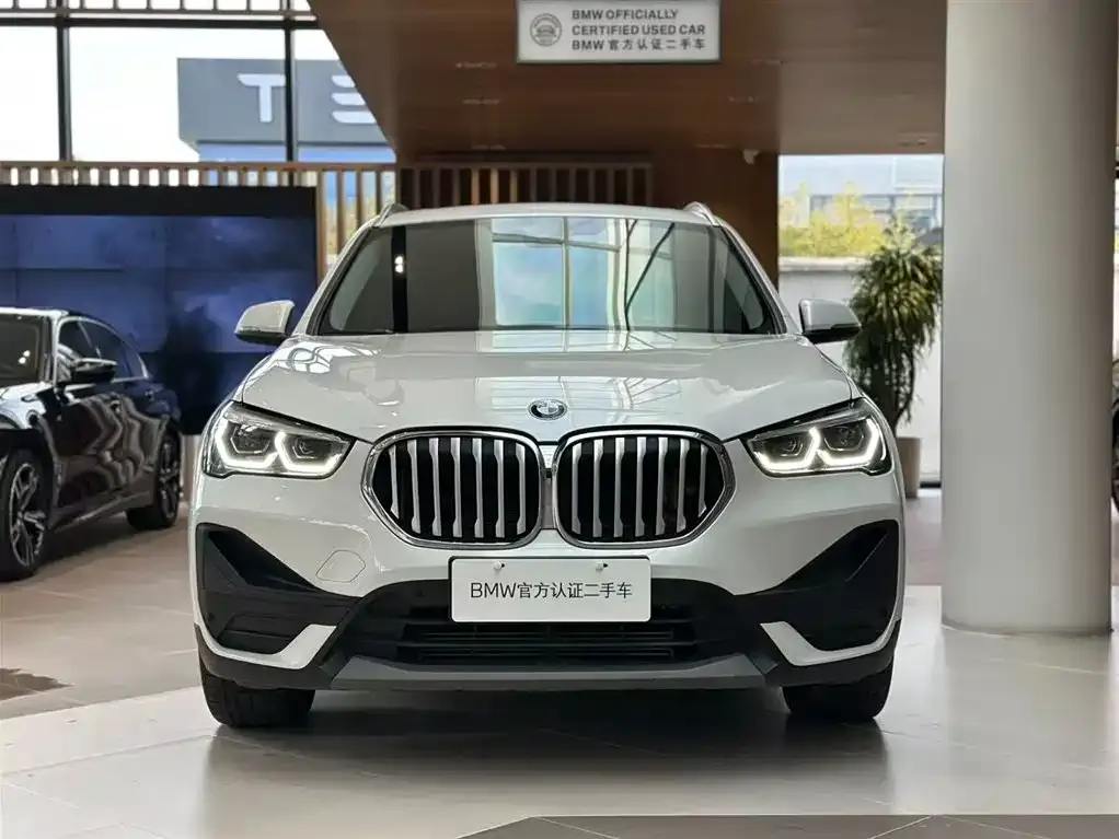 BMW X1 — фото 8