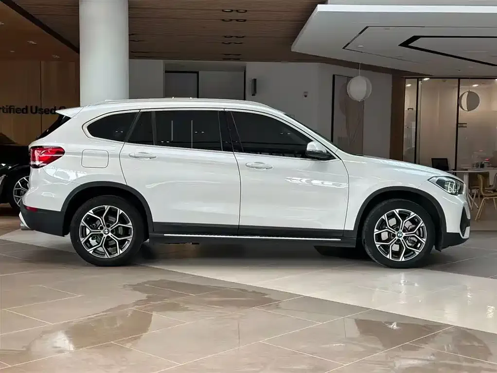 BMW X1 — фото 9