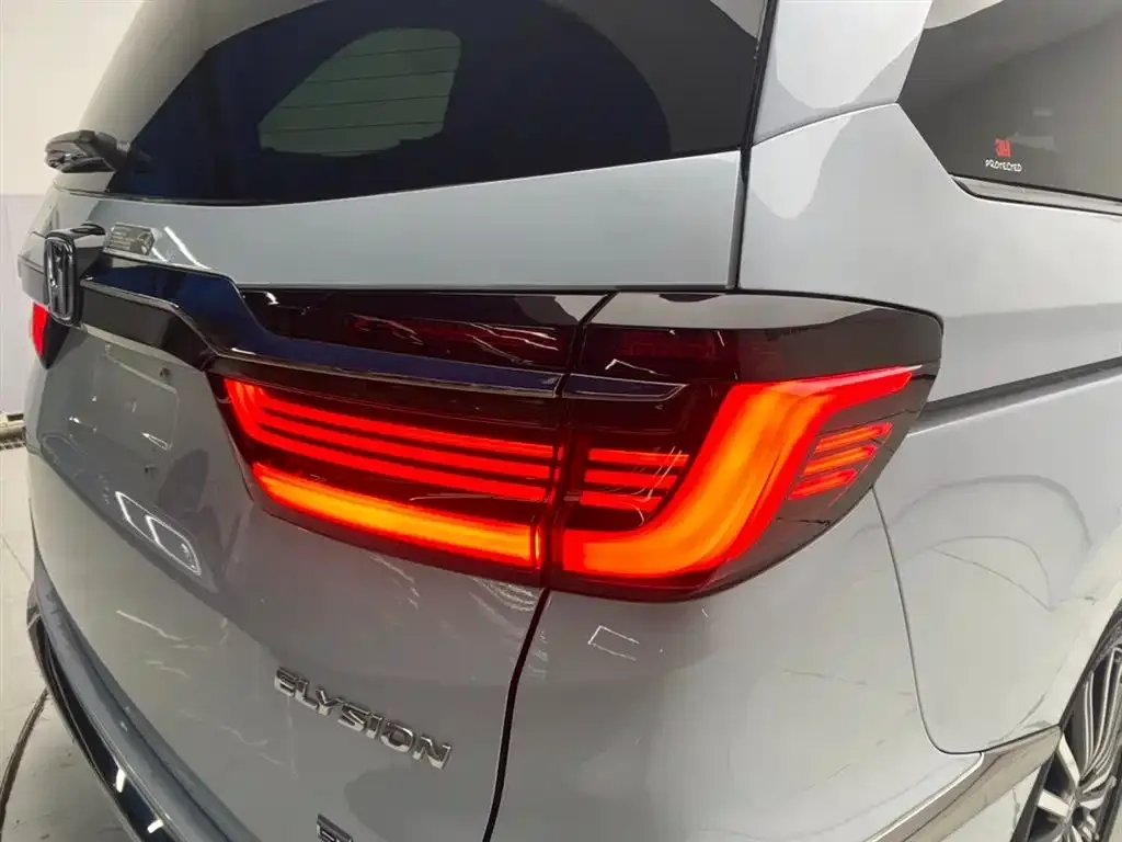 Honda Elysion 2025 из CN, фото 6