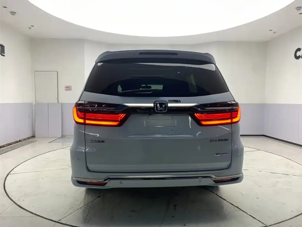Honda Elysion 2025 из CN, фото 8