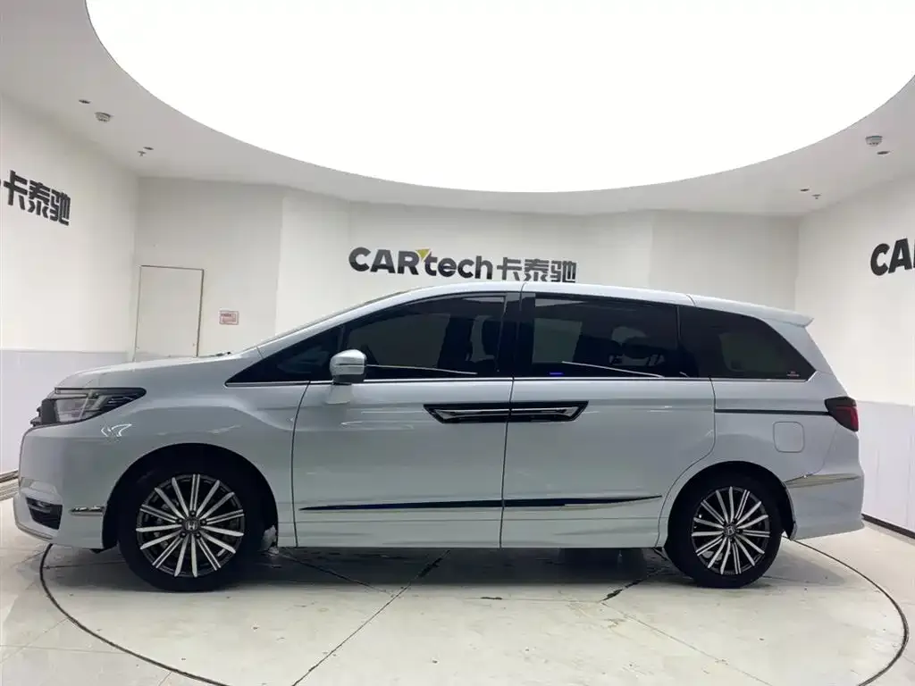Honda Elysion 2025 из CN, фото 3