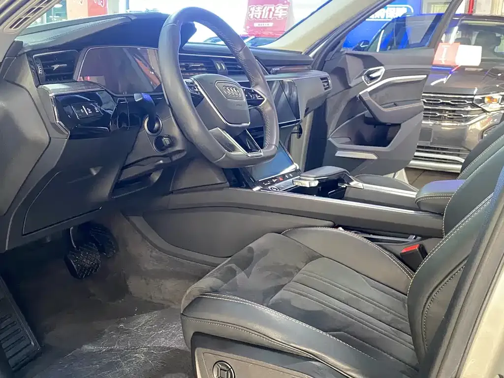 Audi e-tron 2022 из CN, фото 10