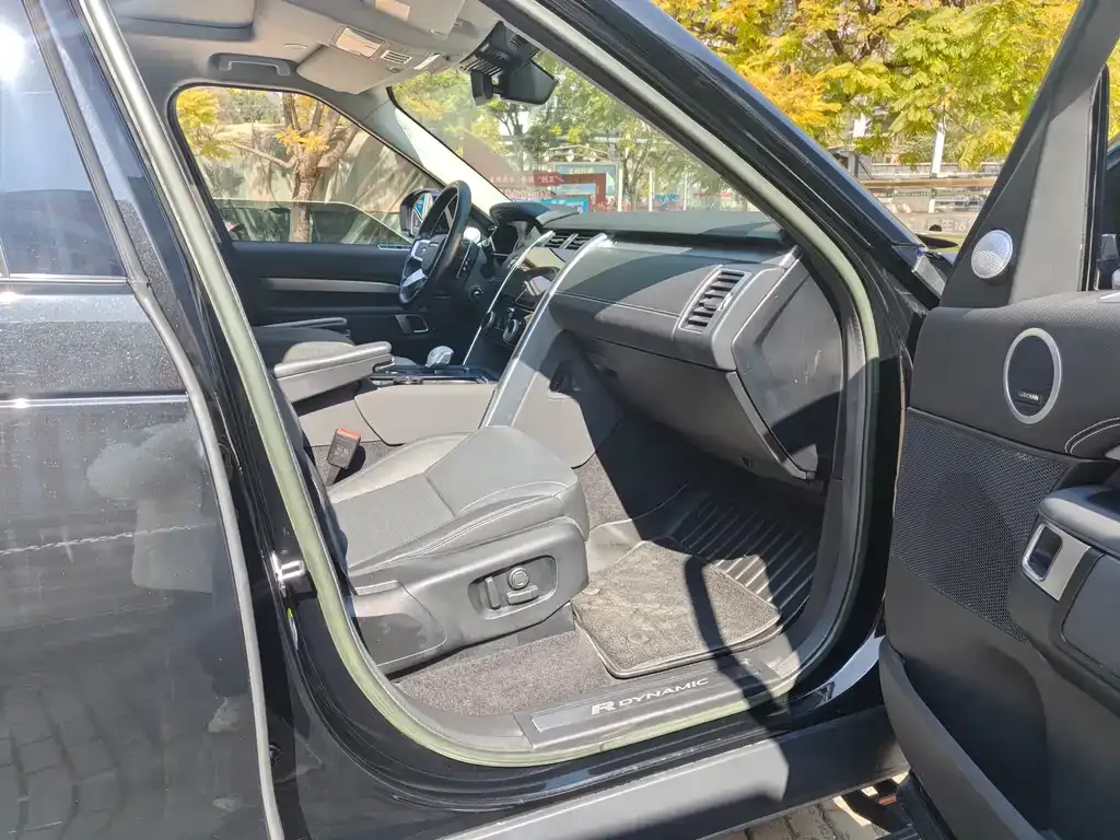 Land Rover Discovery 2023 из CN, фото 2