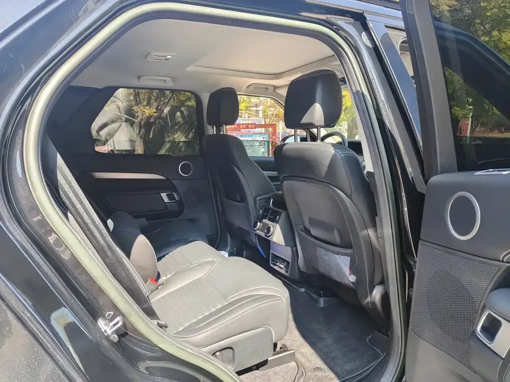 Land Rover Discovery 2023 из CN, фото 5