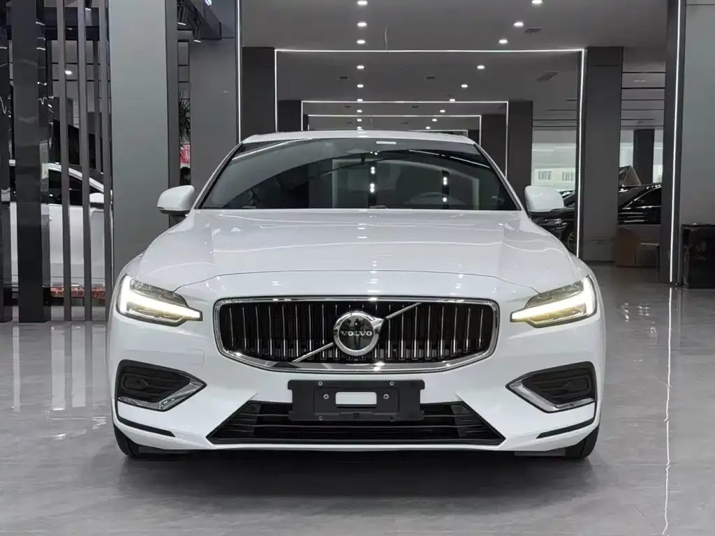 Volvo S60 — фото 2
