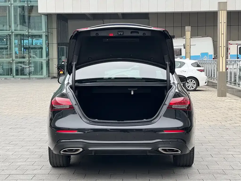 Mercedes-Benz E-Class (Import) — фото 3