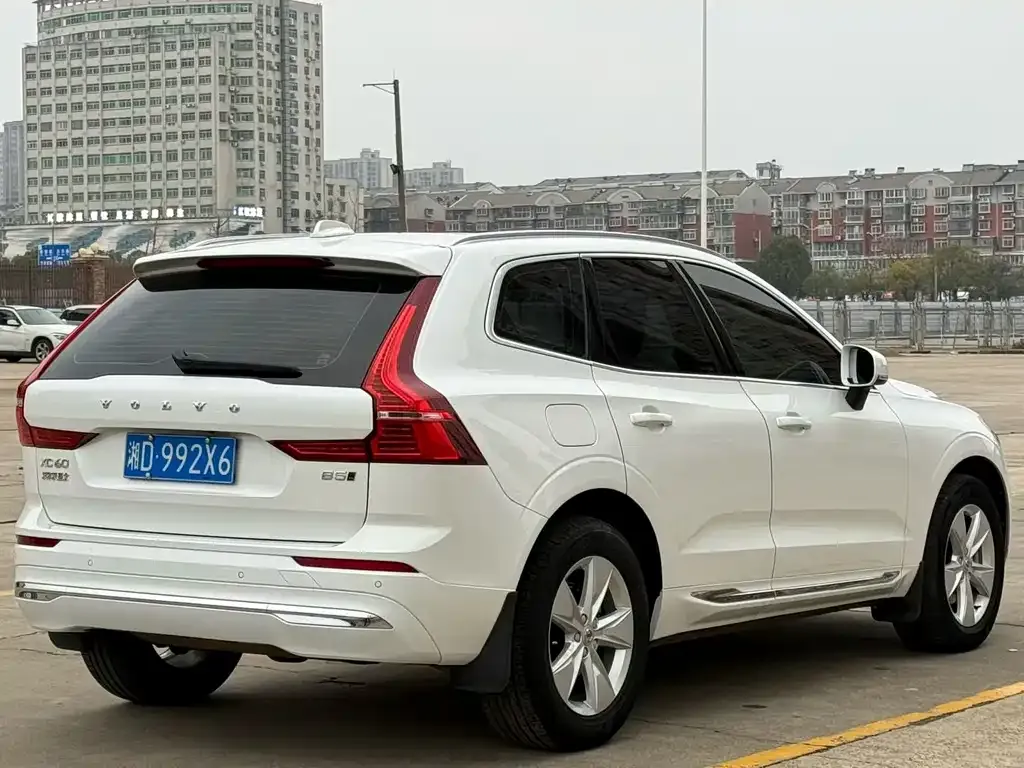 Volvo XC60 — фото 2