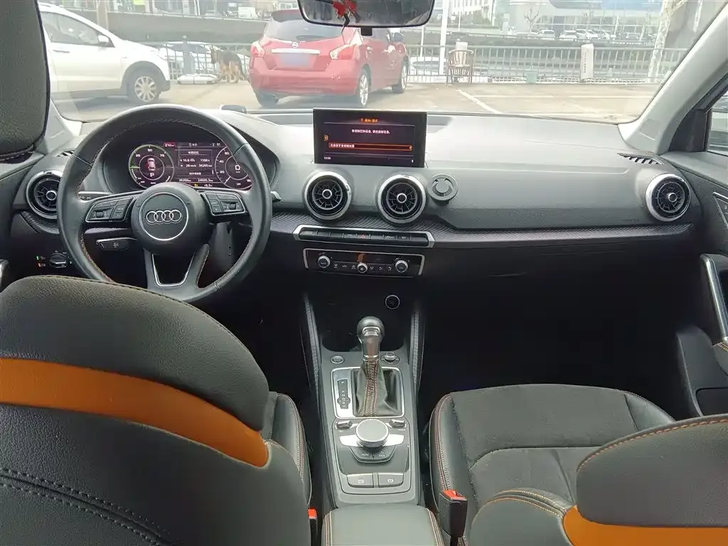 Audi Q2L e-tron 2023 из CN, фото 2