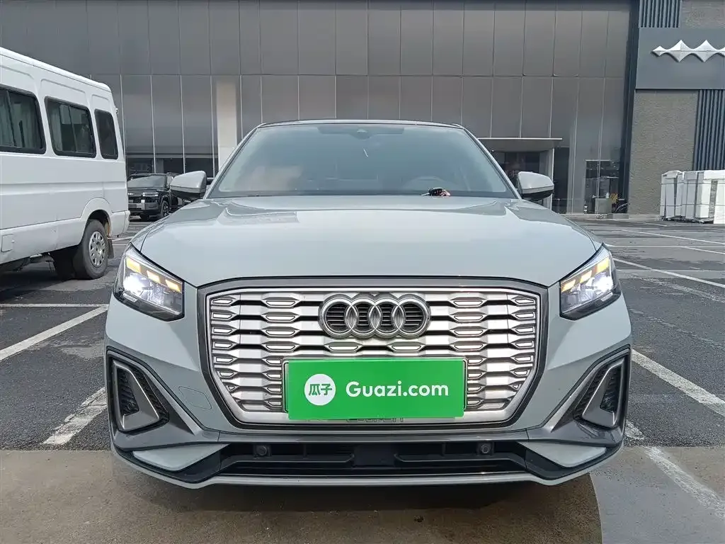 Audi Q2L e-tron 2023 из CN, фото 6