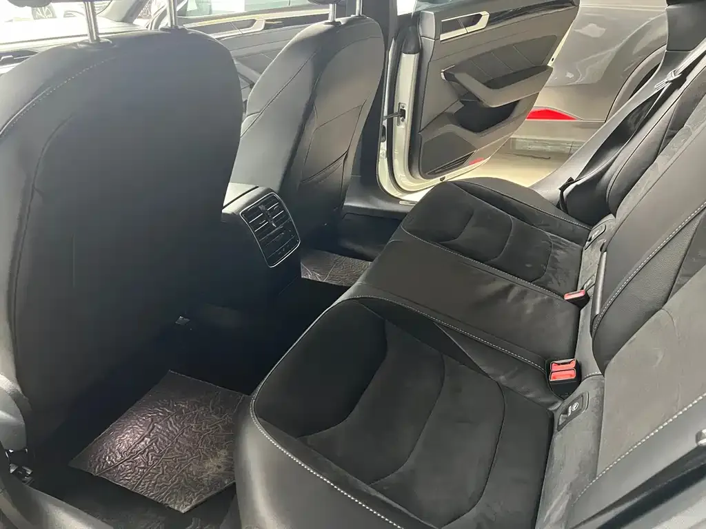 Volkswagen CC 2022 из CN, фото 10