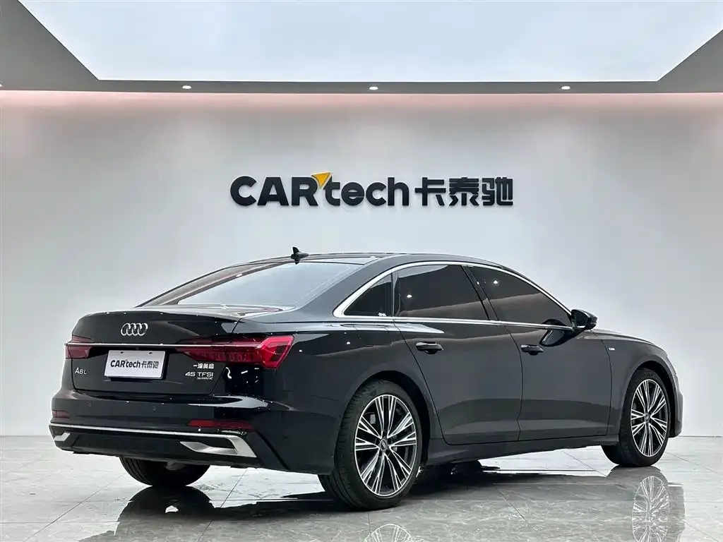 Audi A6L — фото 2
