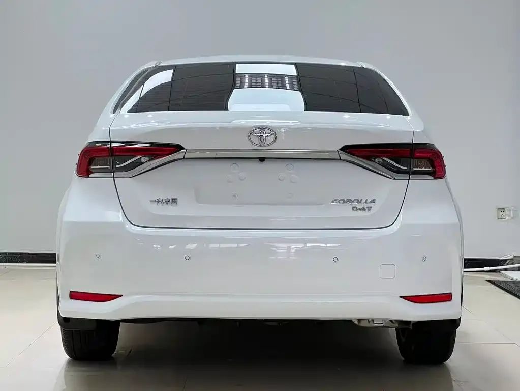 Toyota Corolla — фото 3