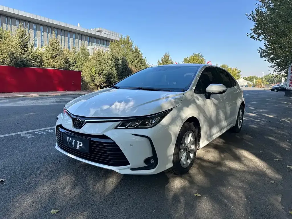 Toyota Corolla 2023 из CN, фото 1