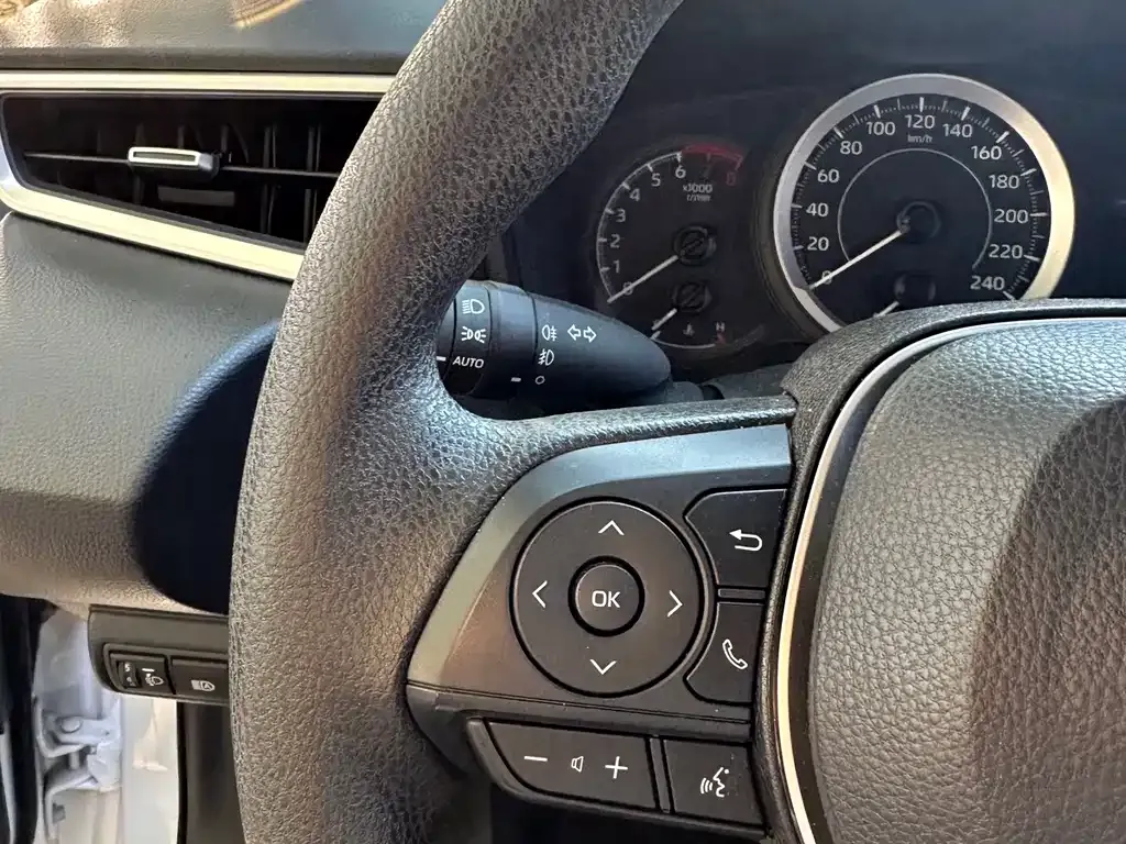 Toyota Corolla 2023 из CN, фото 2