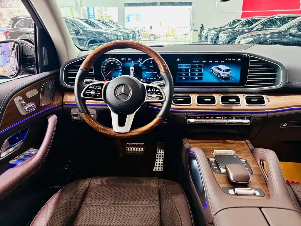 Mercedes-Benz GLS — фото 9