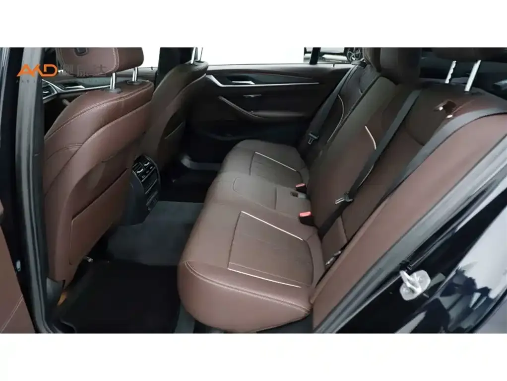 BMW 5 Series — фото 10