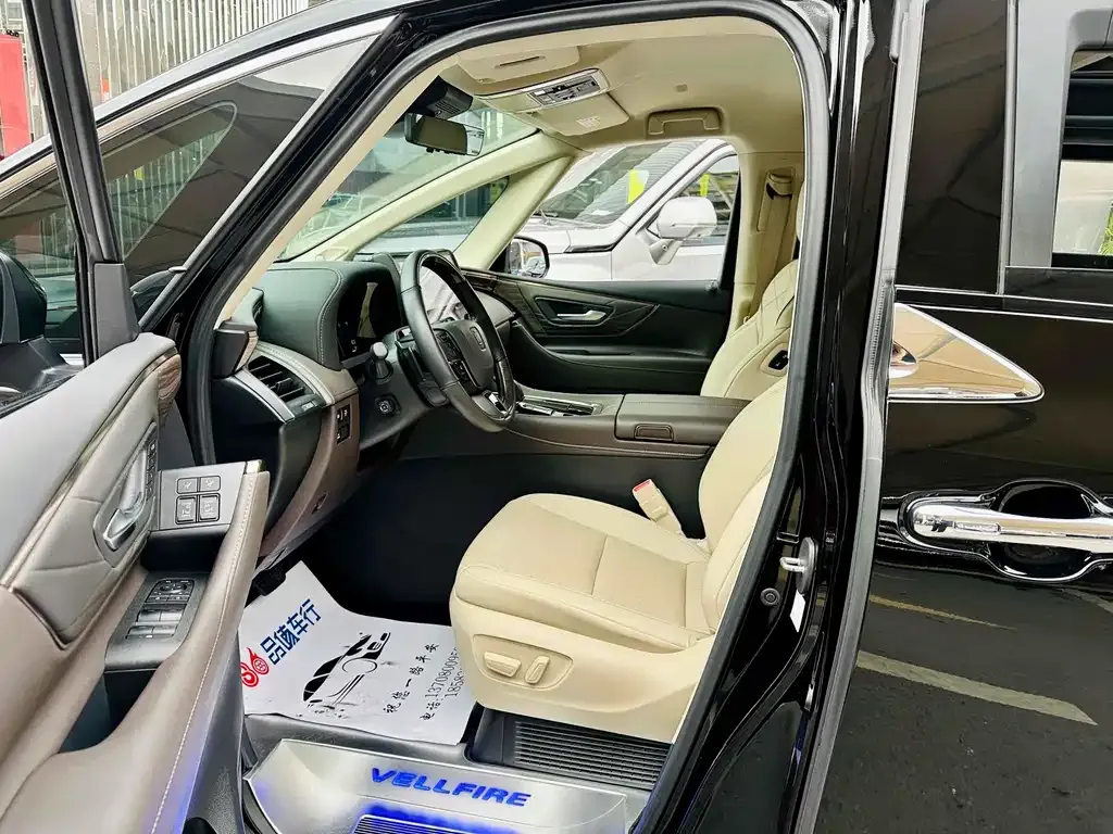 Toyota Vellfire 2024 из CN, фото 2