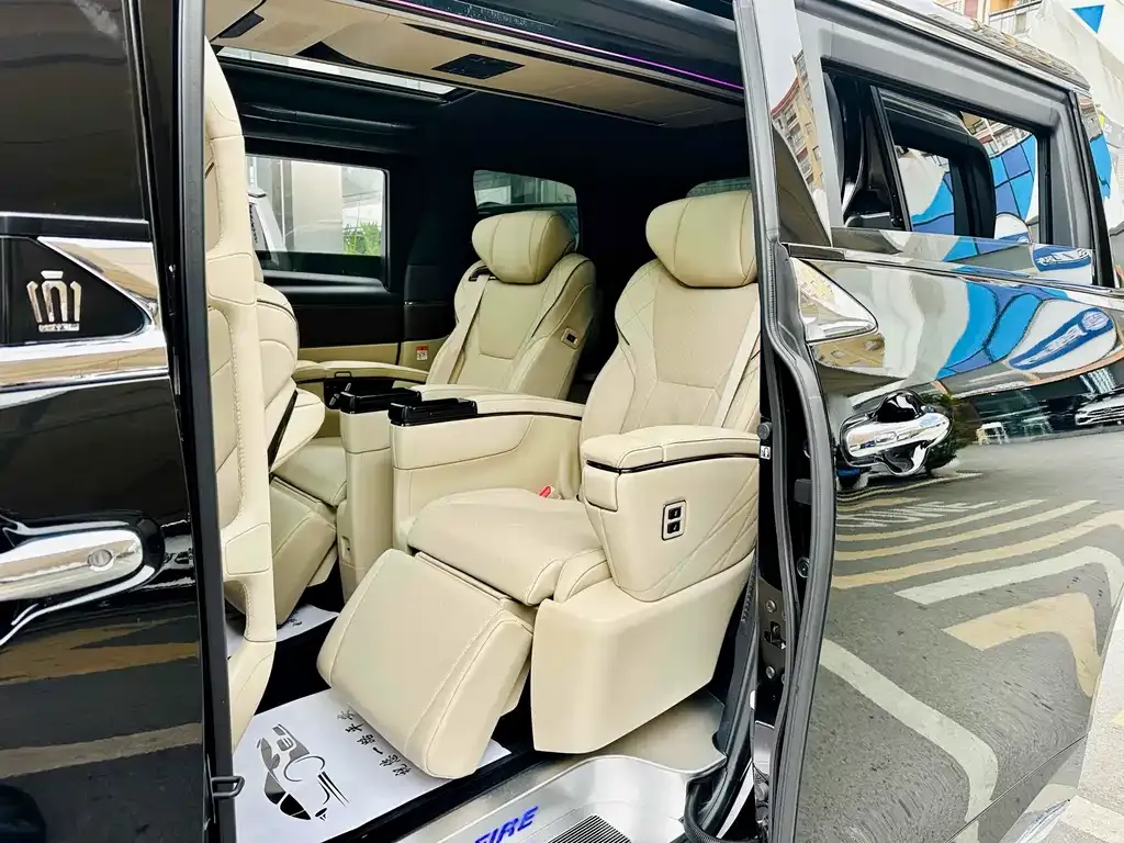 Toyota Vellfire 2024 из CN, фото 3